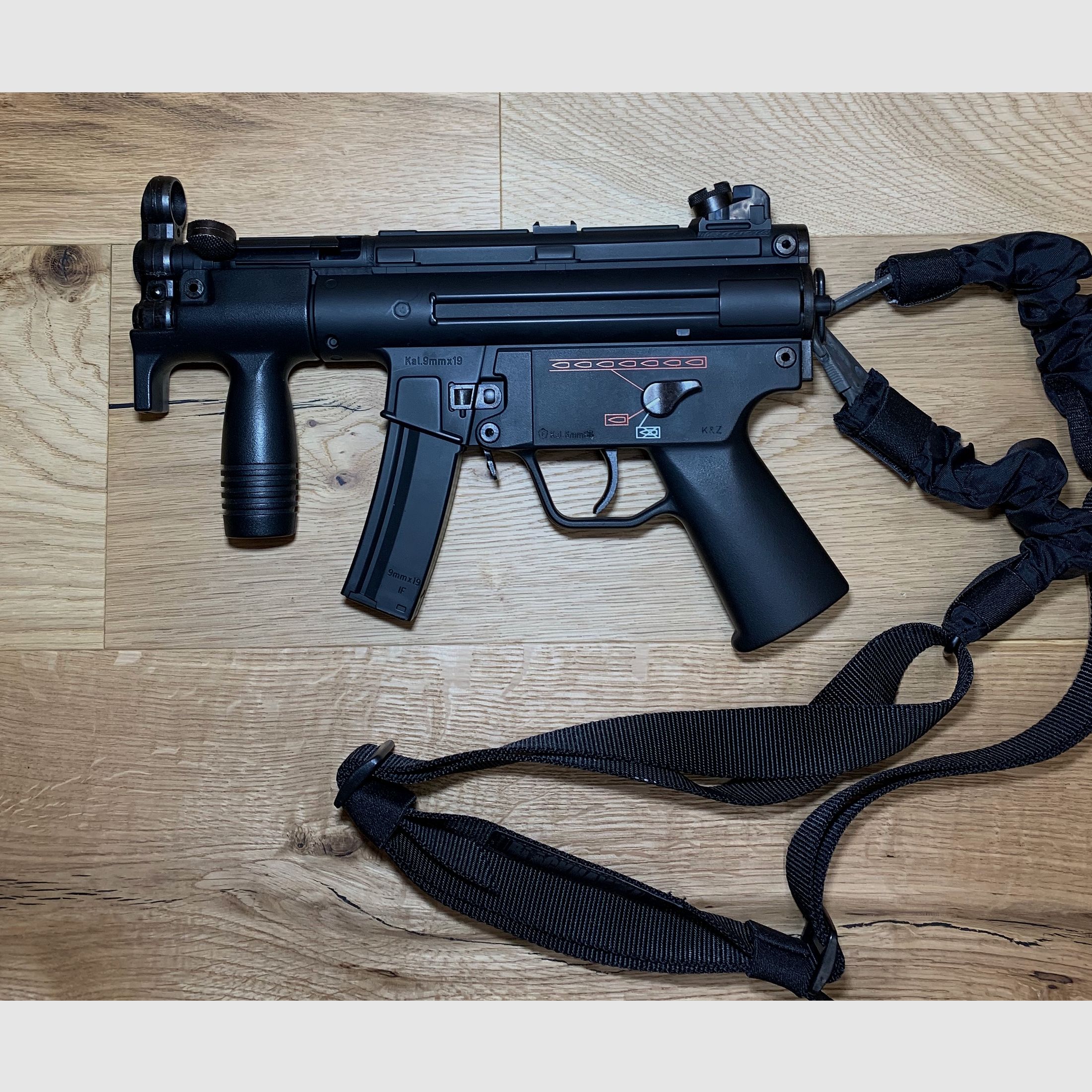 Tokyo Marui Heckler & Koch MP5K A4 Kurz AEG Softairpistole