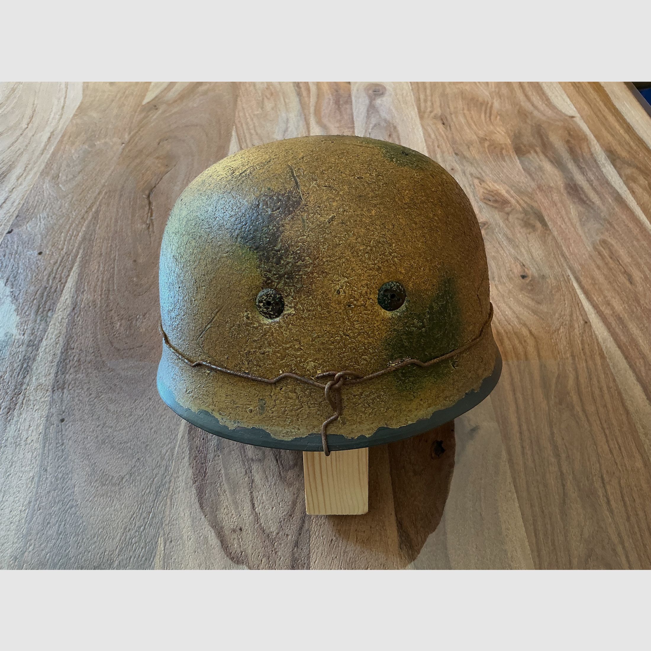 Deutscher Fallschirmjäger - Helm M38 im Camo - Finish 1944 Rauhtarn 