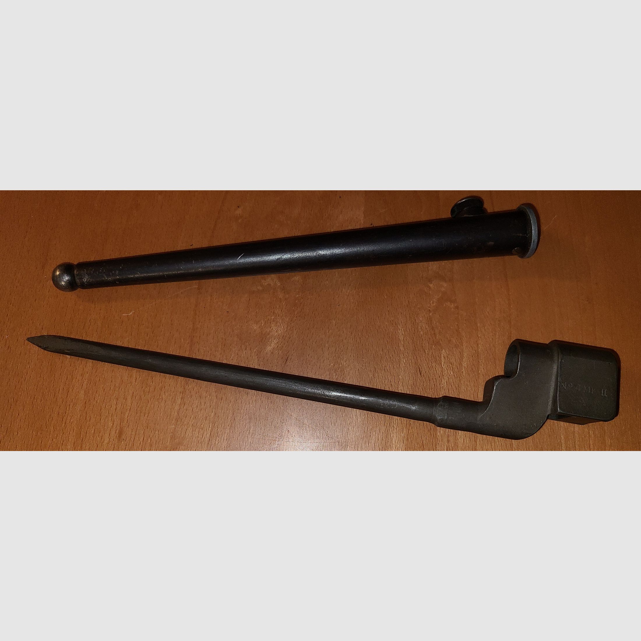 BAJONETT MIT SCHEIDE / FÜR NR. 4 / MK2 / 7,68mm / MESSER / NEUWERTIG / ! BESCHREIBUNG LESEN !
