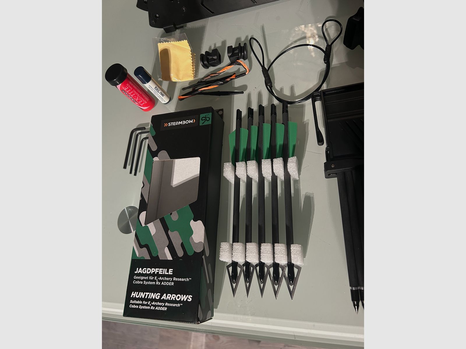 Cobra Adder R9 mit 130lbs System RX Wurfarm mit viel Zubehör