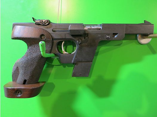 Sport-Pistole Walther GSP Kaliber .32 SW longWC, Sport-Griff + Wechselsystem .22lr      #37+38