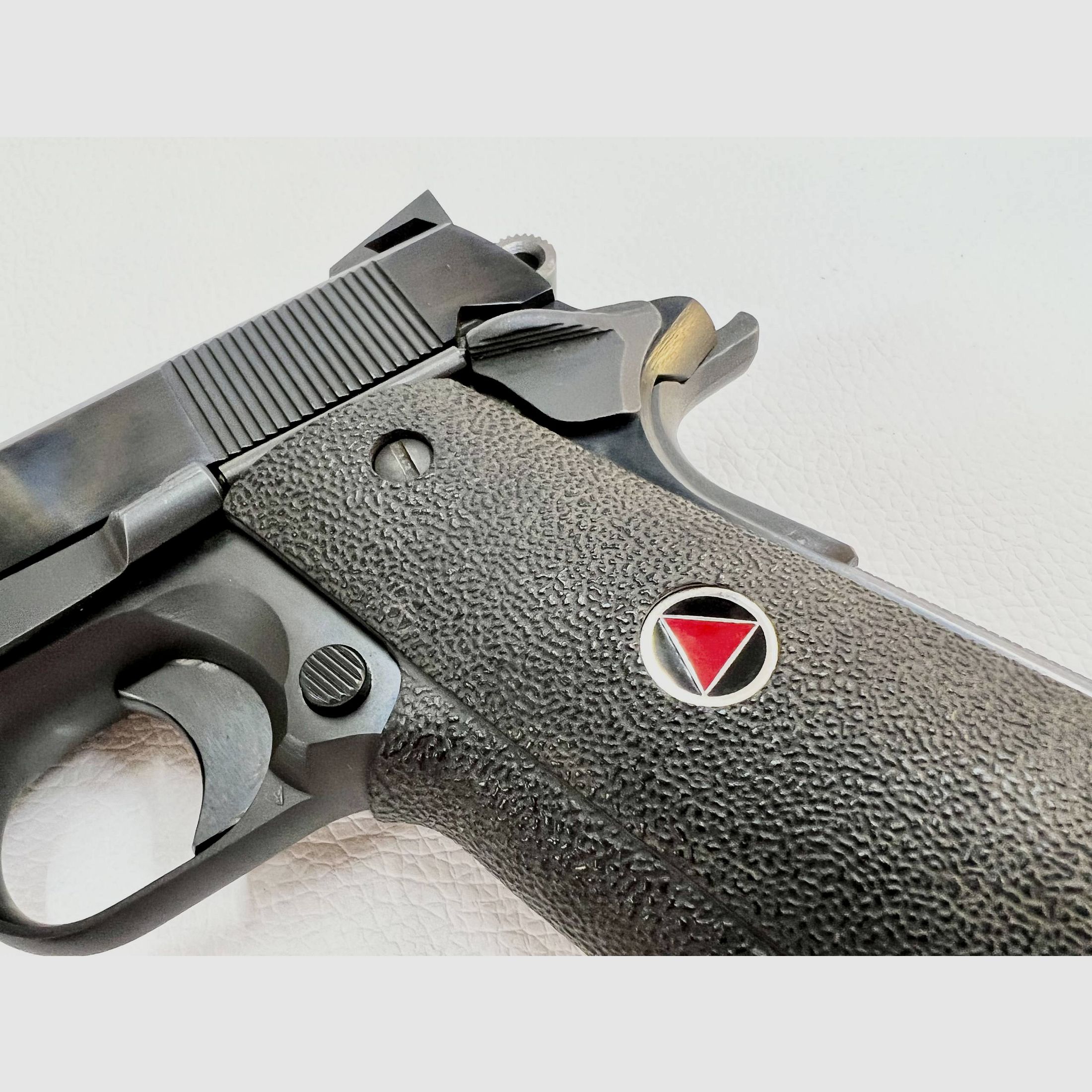 COLT 1911 DELTA ELITE BLUED VARIANT ONE – 10 MM AUTO, immagine 3 di 13
