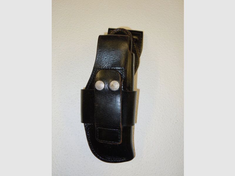 Lederholster Firma Höppner und Schuhmann Gürtel- Schwarzes Holster für Pistole SIG SAUER P6 und P225