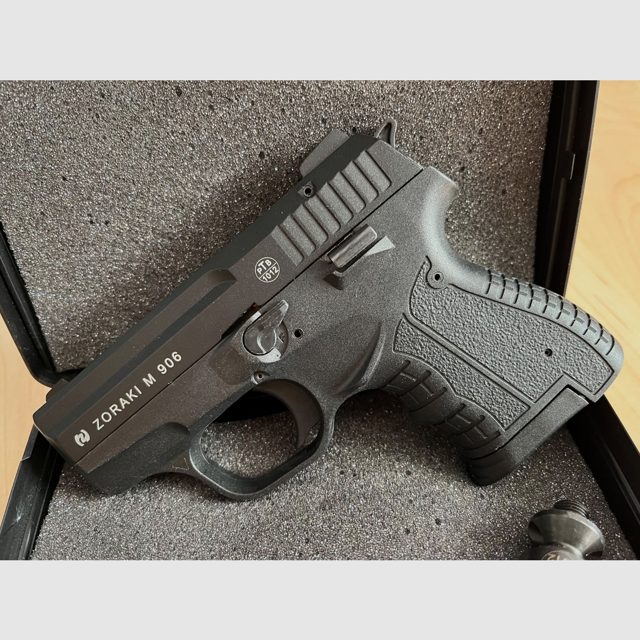 Zoraki 906 pistola 9mm P.A.K nero-cromo + fondina in pelle IWB, immagine 4 di 7