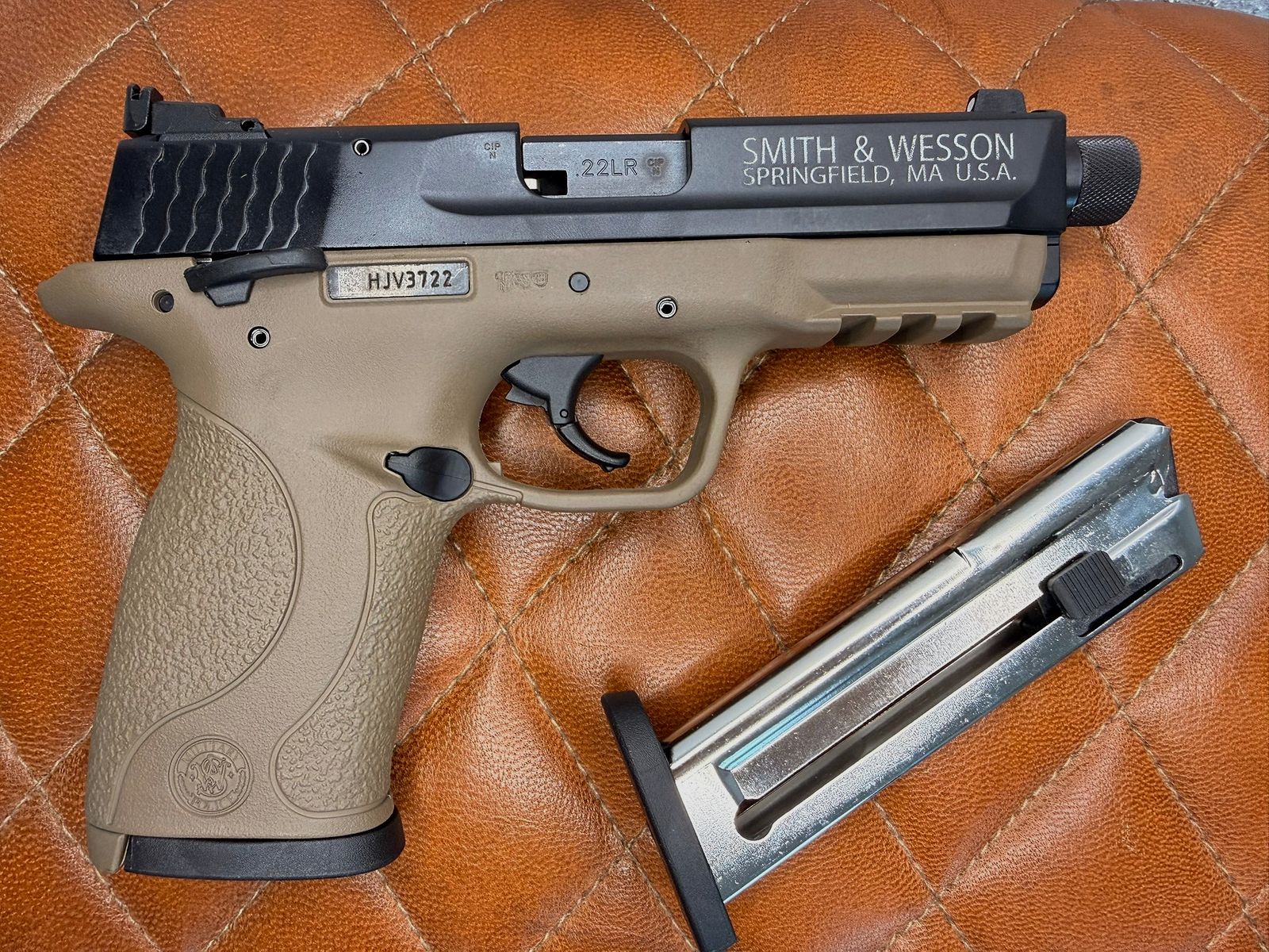 S&W Pistol M&P22 Compact, Suppressor Ready, 3.56" (FDE stock)