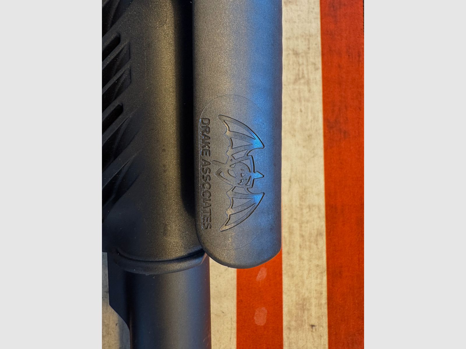 FAB Defence GL Shock-Schulterstütze (Edition Drake Associates +  Batterie/Werkzeugfach)  Buffer Tube inclusive und  AR15 Style Griff