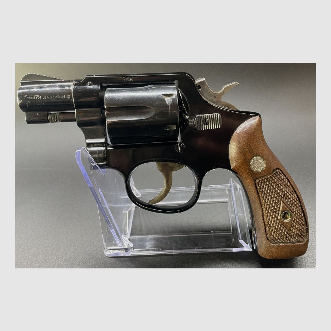 Smith & Wesson Model: 12 .38Special 2" barrel wooden grips 6-shot revolver .38Special