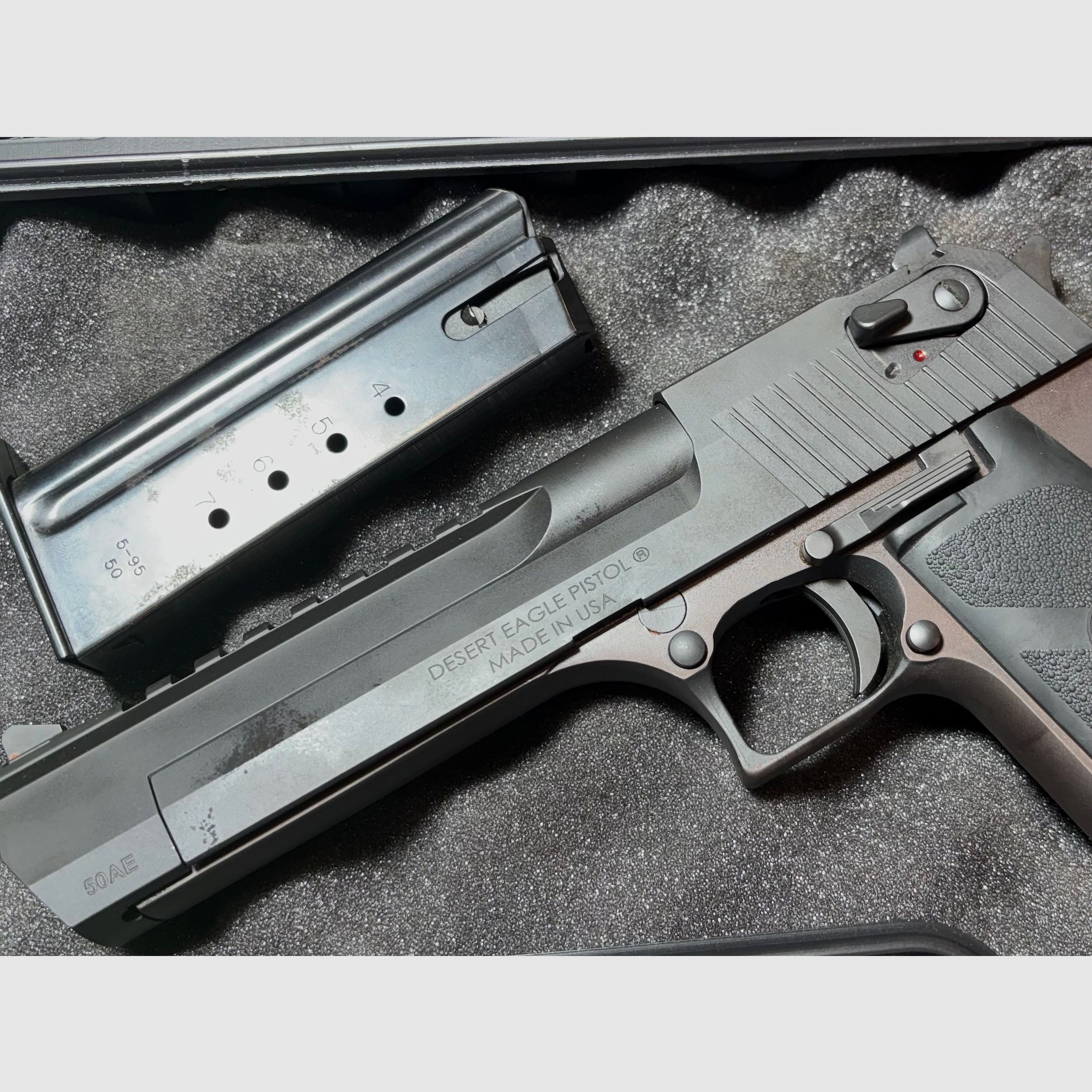 Magnum Research/IMI Desert Eagle Mark XIX .50AE inkl. Wechsellauf .44mag