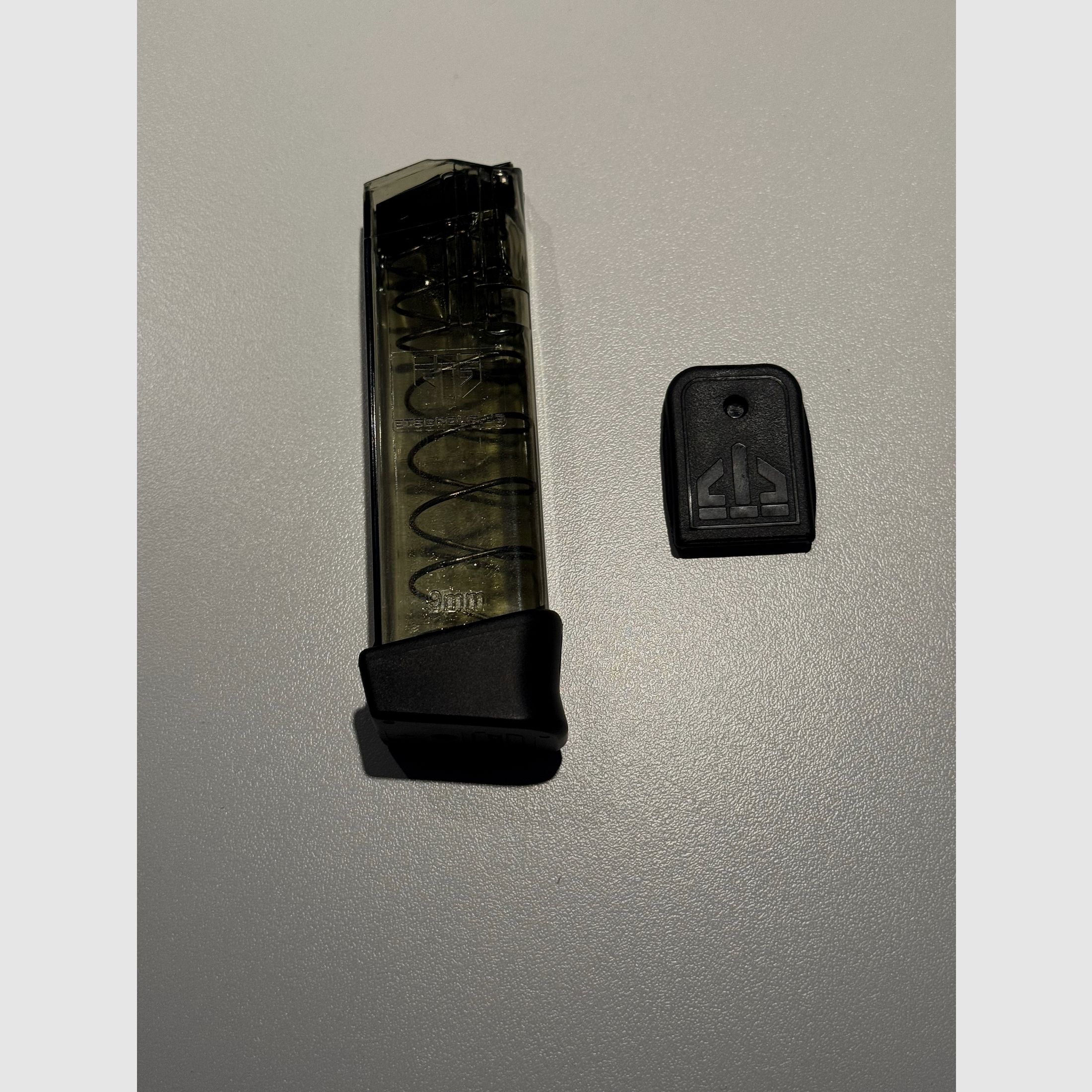 Glock 19 Magazine ETS Carbon Smoke Transparent 15+2 rounds