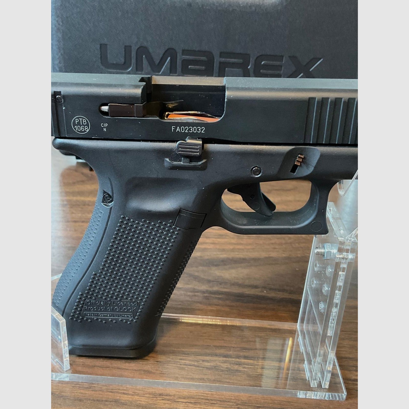 Glock 17 Gen5 blank firing pistol 9mm P.A.K. – Like new in full set