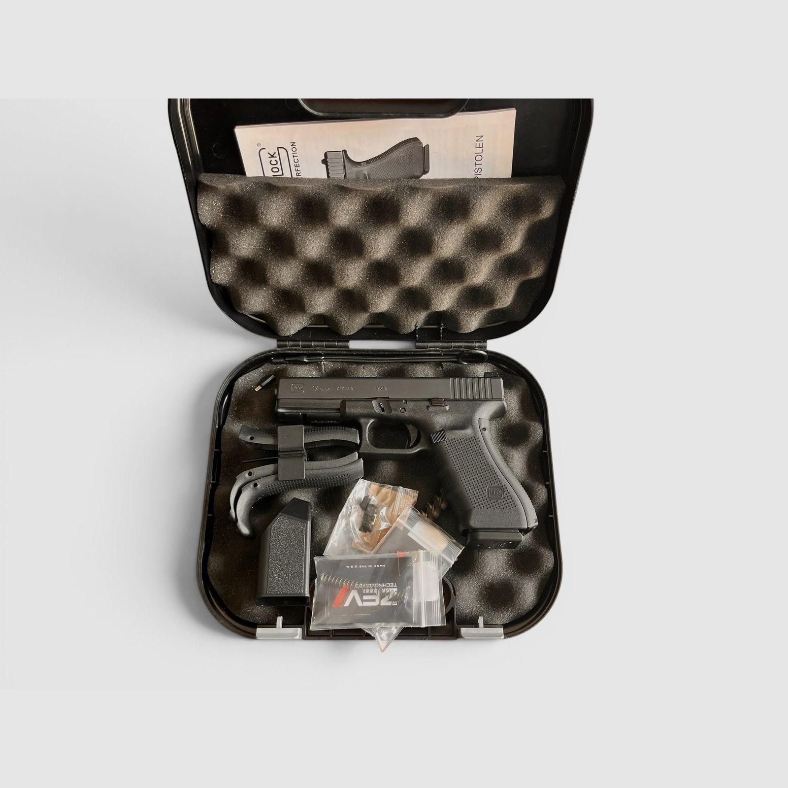 Pistolet Glock 17 Gen 4 cal. 9x19mm | Ensemble ZEV, très bon état, image 1 sur 9