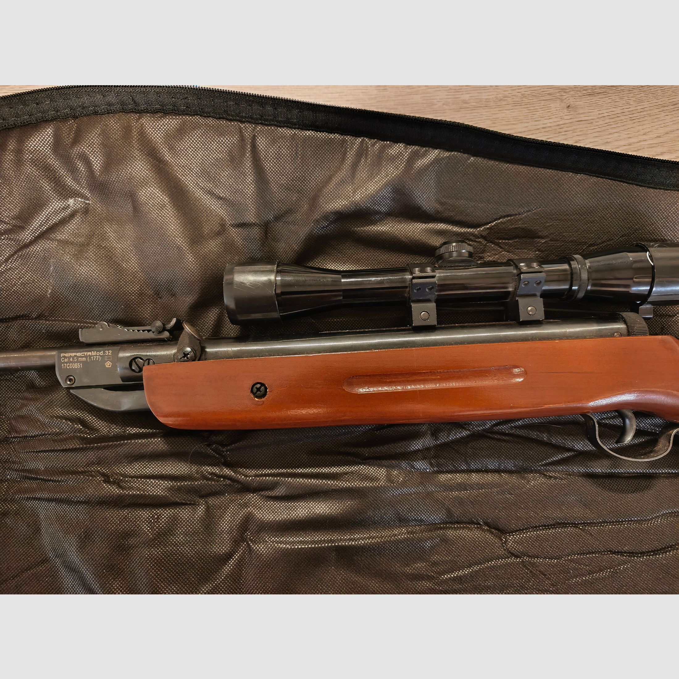 Luftgewehr Kaliber 4,5mm mit Zubehör und Tasche