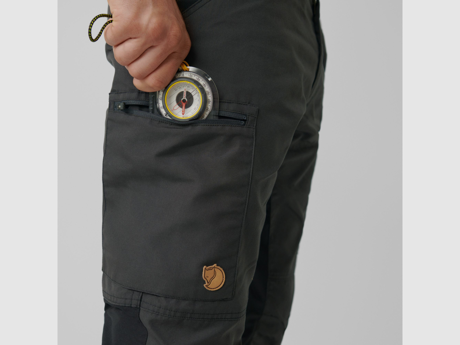 FJÄLLRÄVEN Kaipak Trousers M Regular Dark Olive