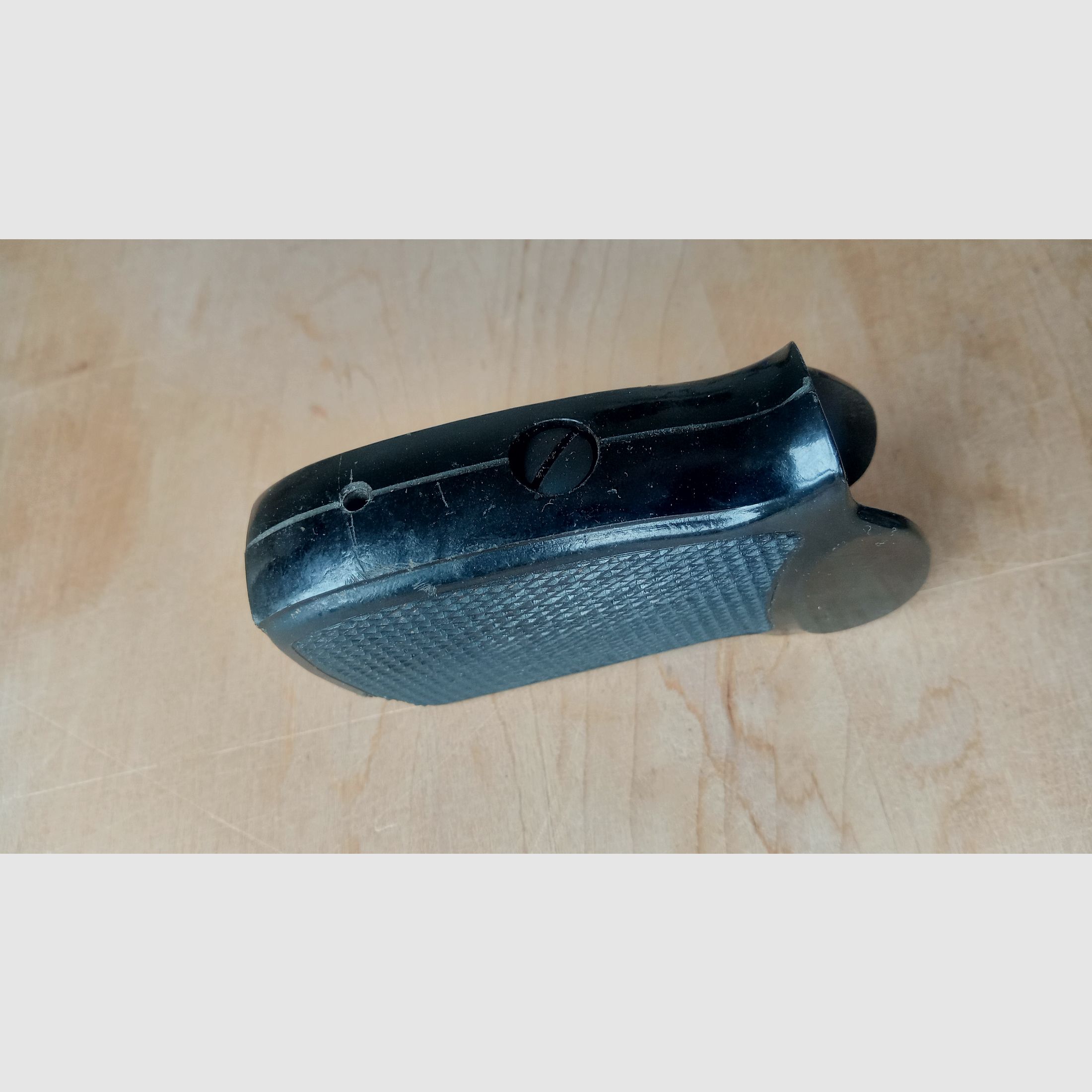 Bakelite grip shell with minor damage for DDR police pistol-M / Vintage grip for East German Makarov // 8 rounds PM 9x18