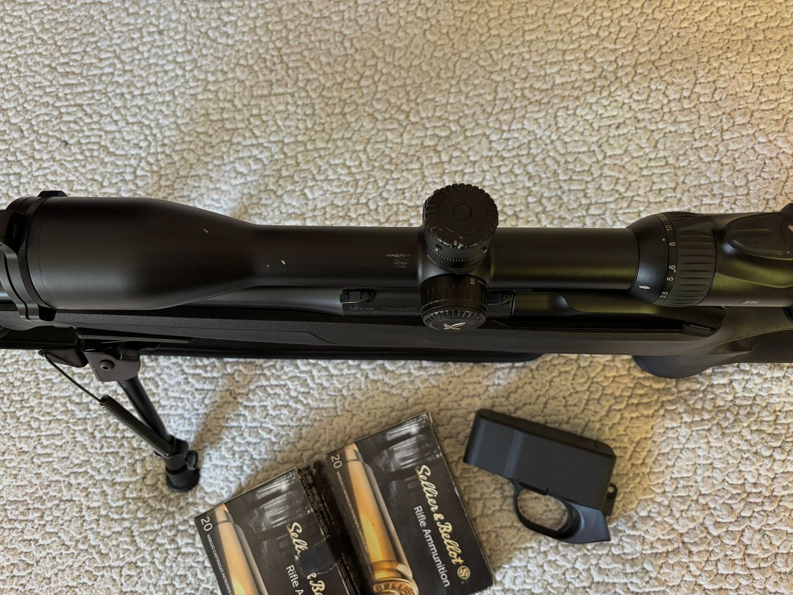 Blaser R8 270 Win. Bez celownika, ale z akcesoriami