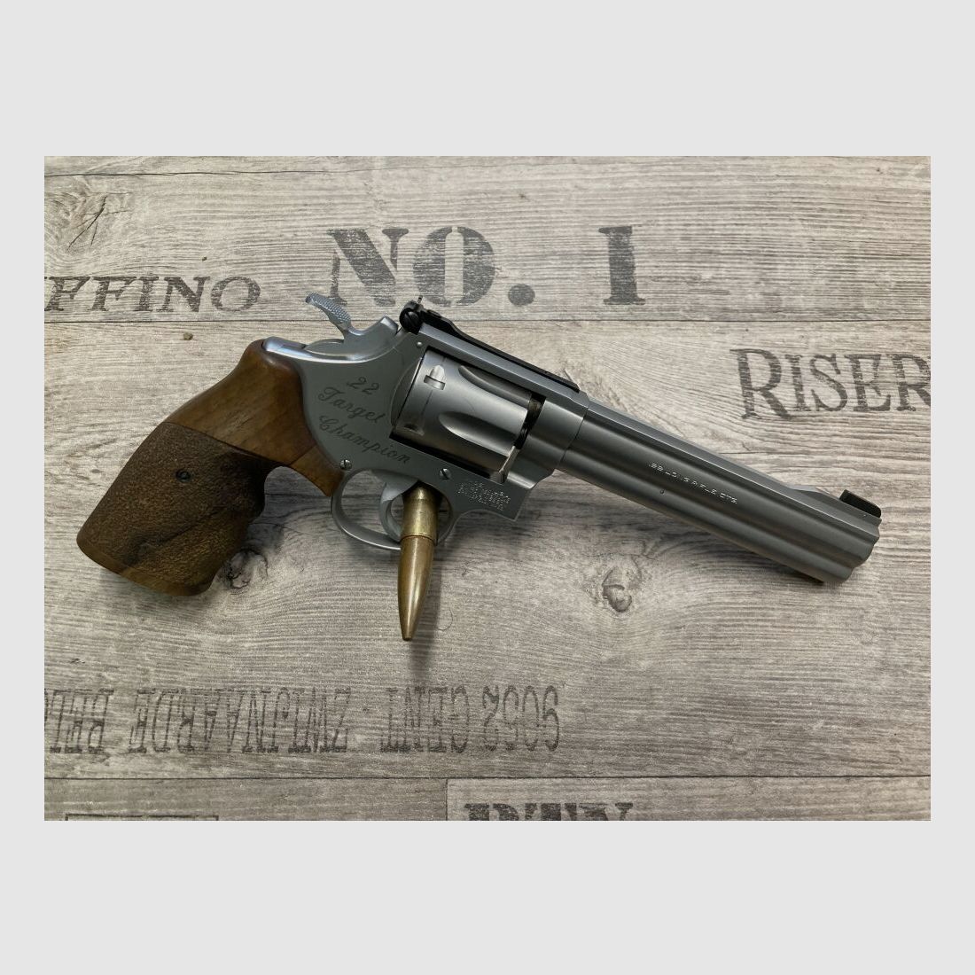 Smith & Wesson 617