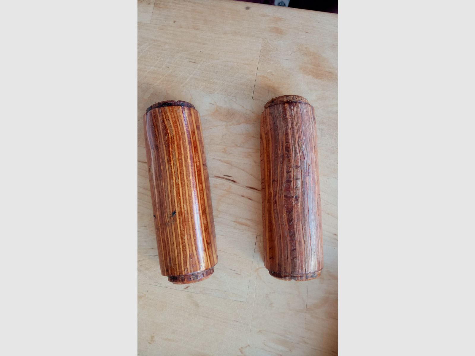 Originale guanti superiori Dong AK rumeni (molto larghi) / Legno laminato robusto perfetto per il pene di asino rumeno (Uluc) o guanti RPK