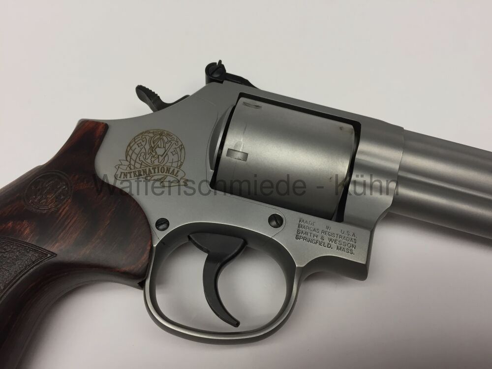 Smith & Wesson 686 International
