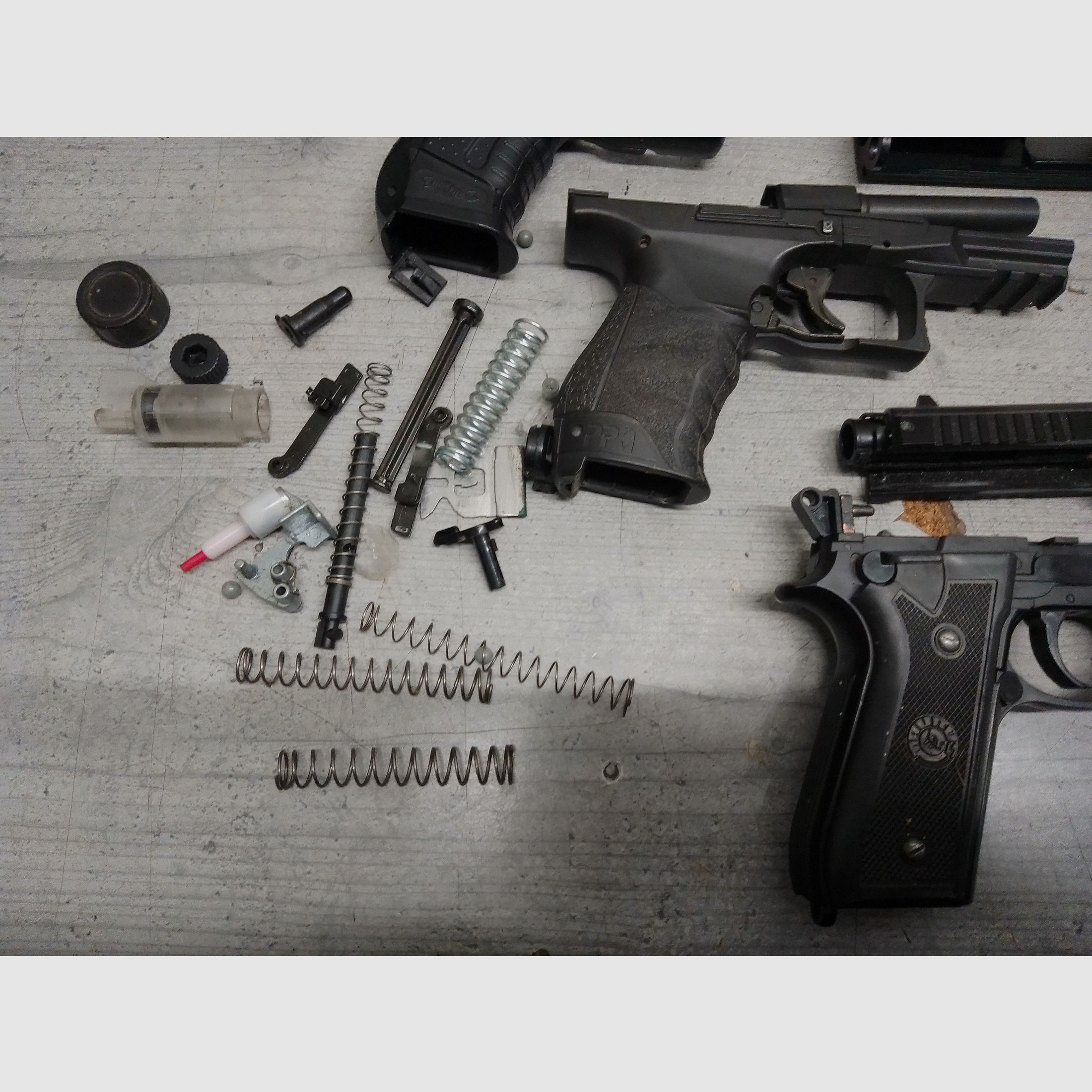 Softair, pistolet, sprężynowy, 0,5 dżula