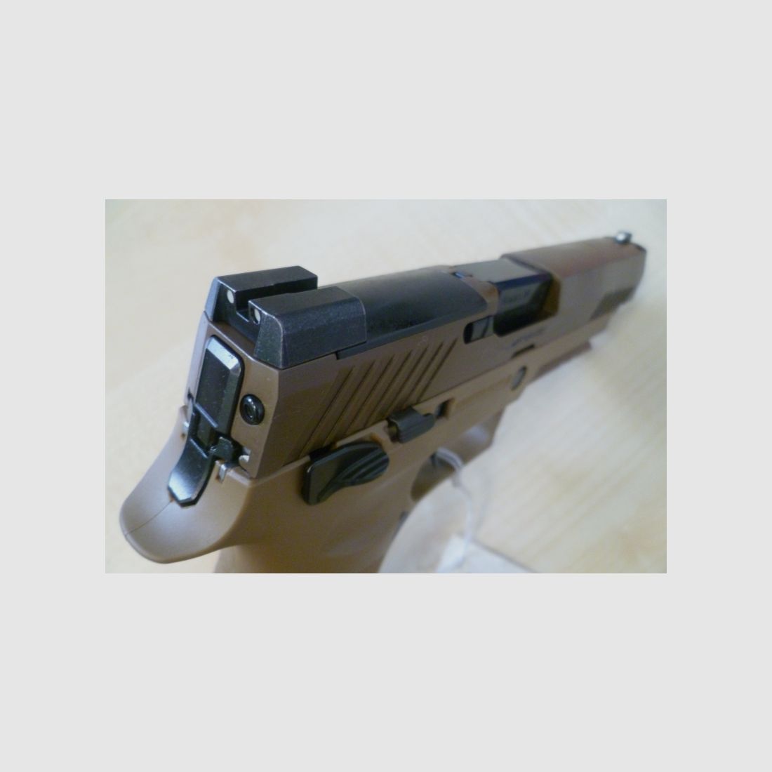 Pistole SIG Sauer P320 M17 Coyote 9mm Luger