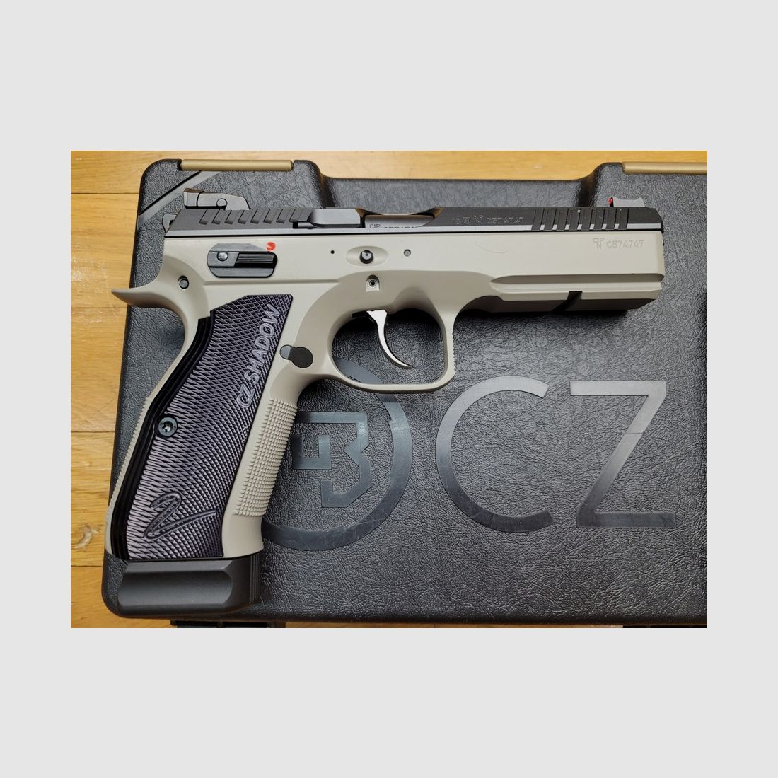Wunderschöne CZ Shadow 2 Pistole – Seltene Urban Grey Version – 9×19 – Originalkoffer – drei Magazine 18 Schuss – keine Kratzer! – voll ambidextrisch – Zustand NEU!, Bild 8 von 14