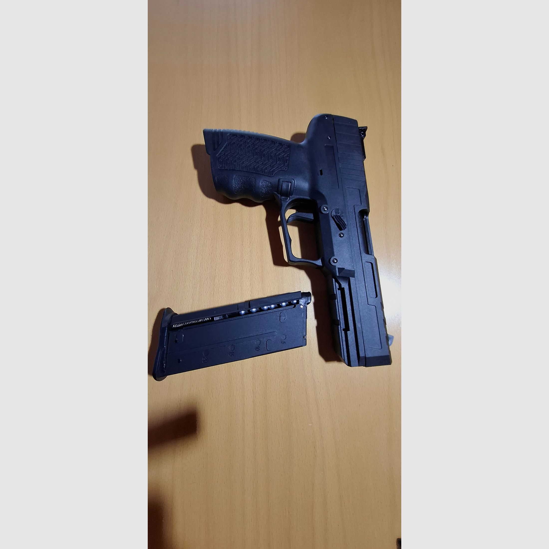 Verkaufe Maverick Gasdruckpistole Komplettset