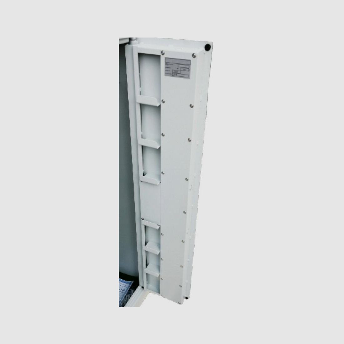 Armadura de armas HUNTER Habicht (1700x440x380) max. 9 LW