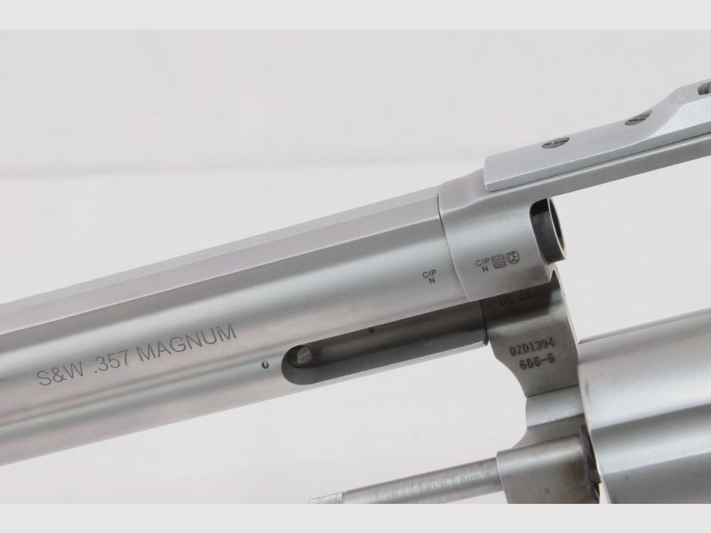 Smith & Wesson Revolver S&W Model 686-6 Targetl Champion - neuwertig