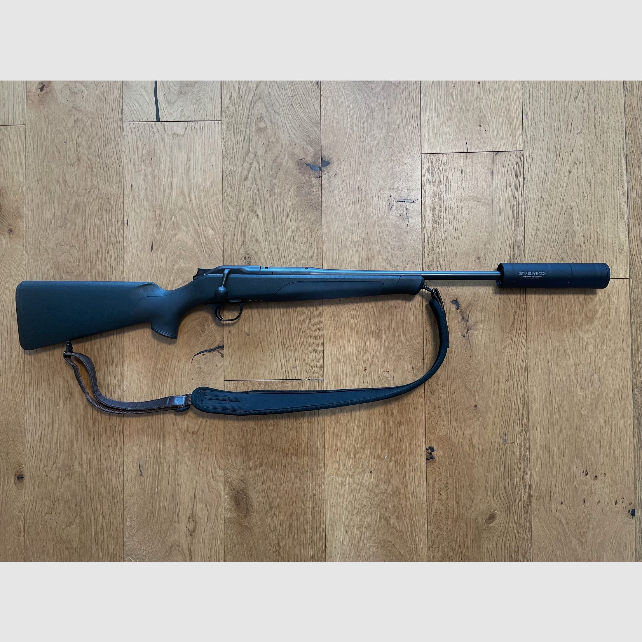 Blaser R8 Professional Kal. 30-06 SPRG / Svemko Schalldämpfer Titan / Blaser Riemen / 100 Schuss