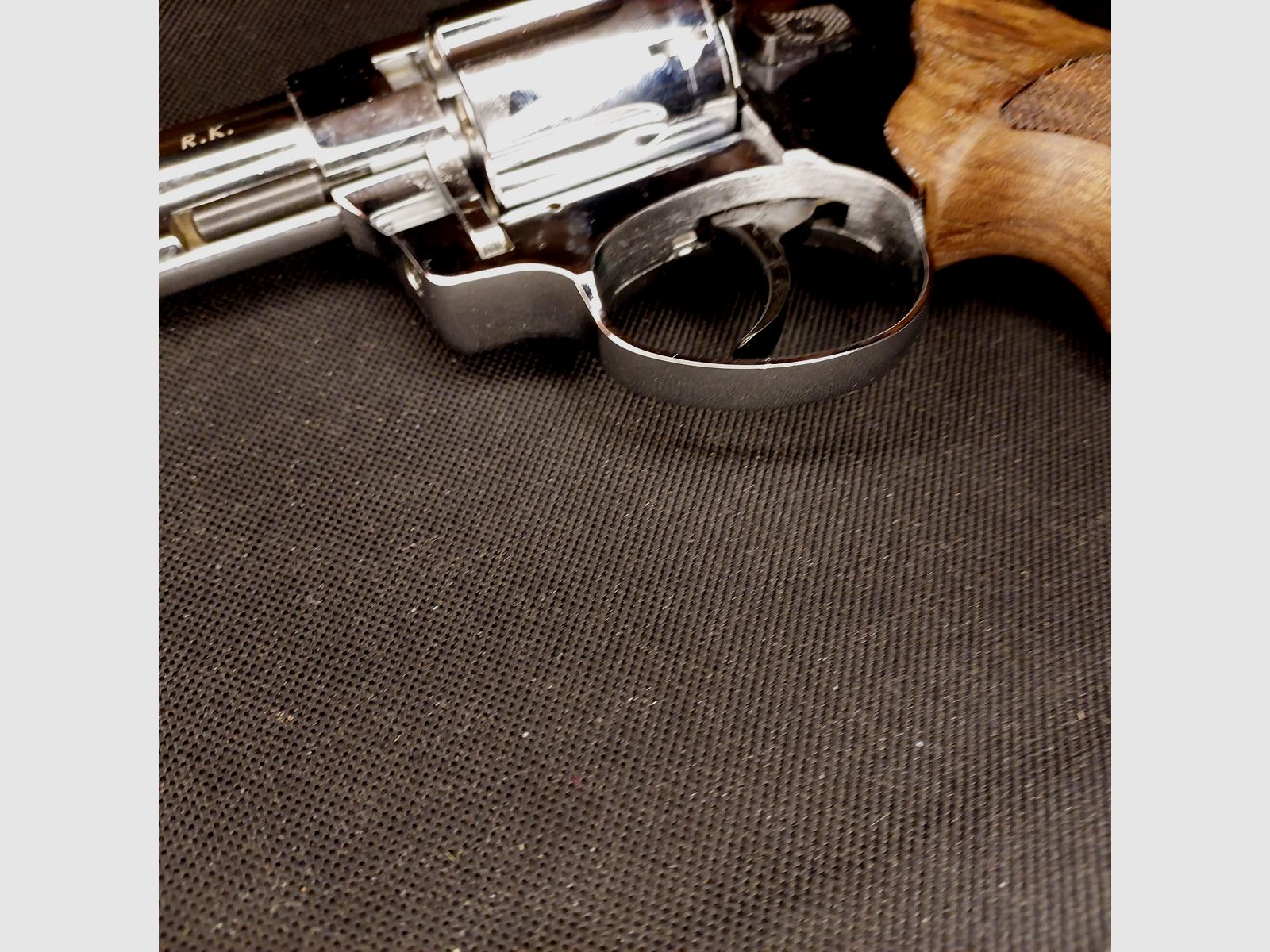 Zoraki R1 2.5 inch chrome with wooden grips revolver caliber 9mm R.K. (PTB 1022)
