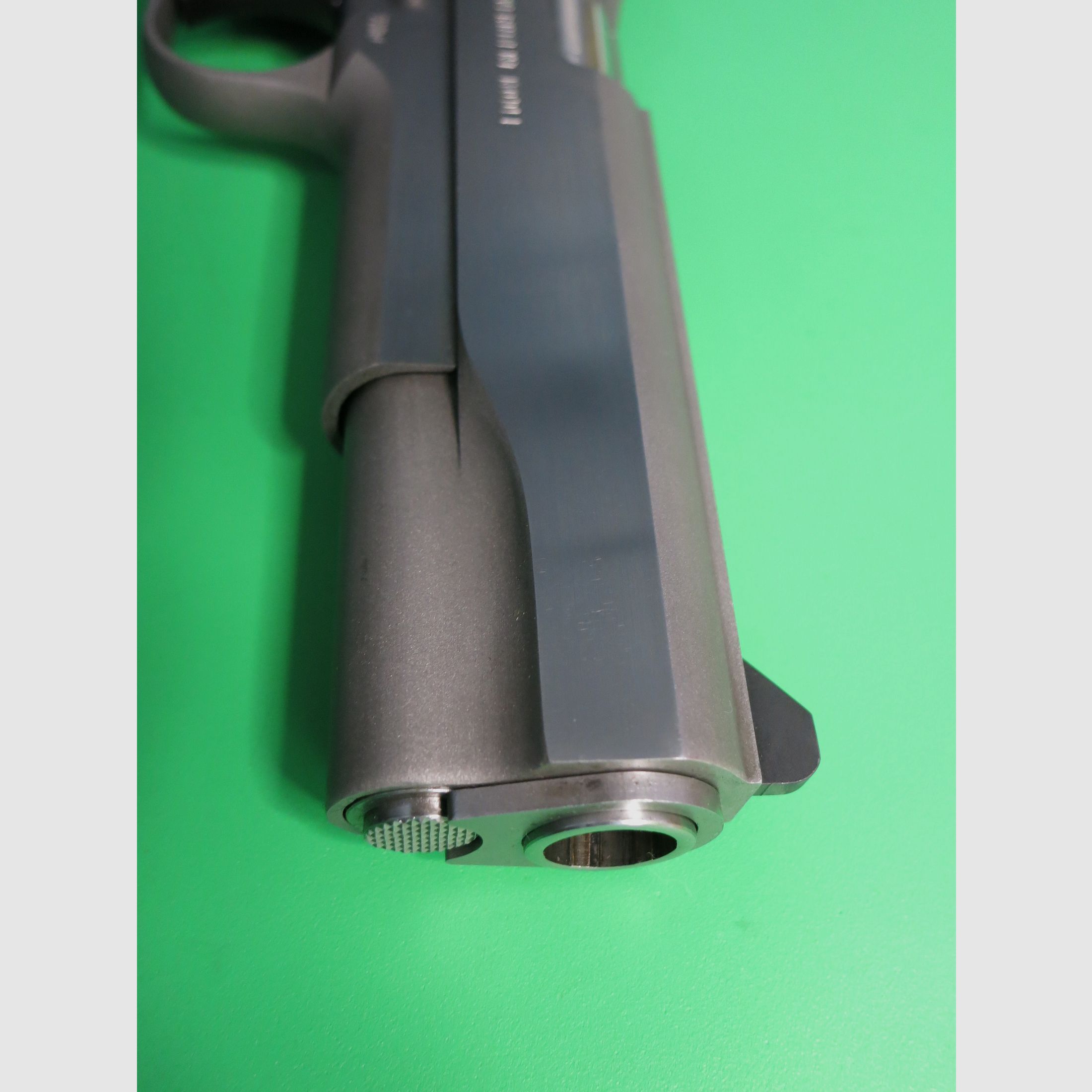 Colt Goverment MK VI Series 80, .45 AUTO, 5" loop, roestvrij staal (Stainless), Pachmayr-grip   #18