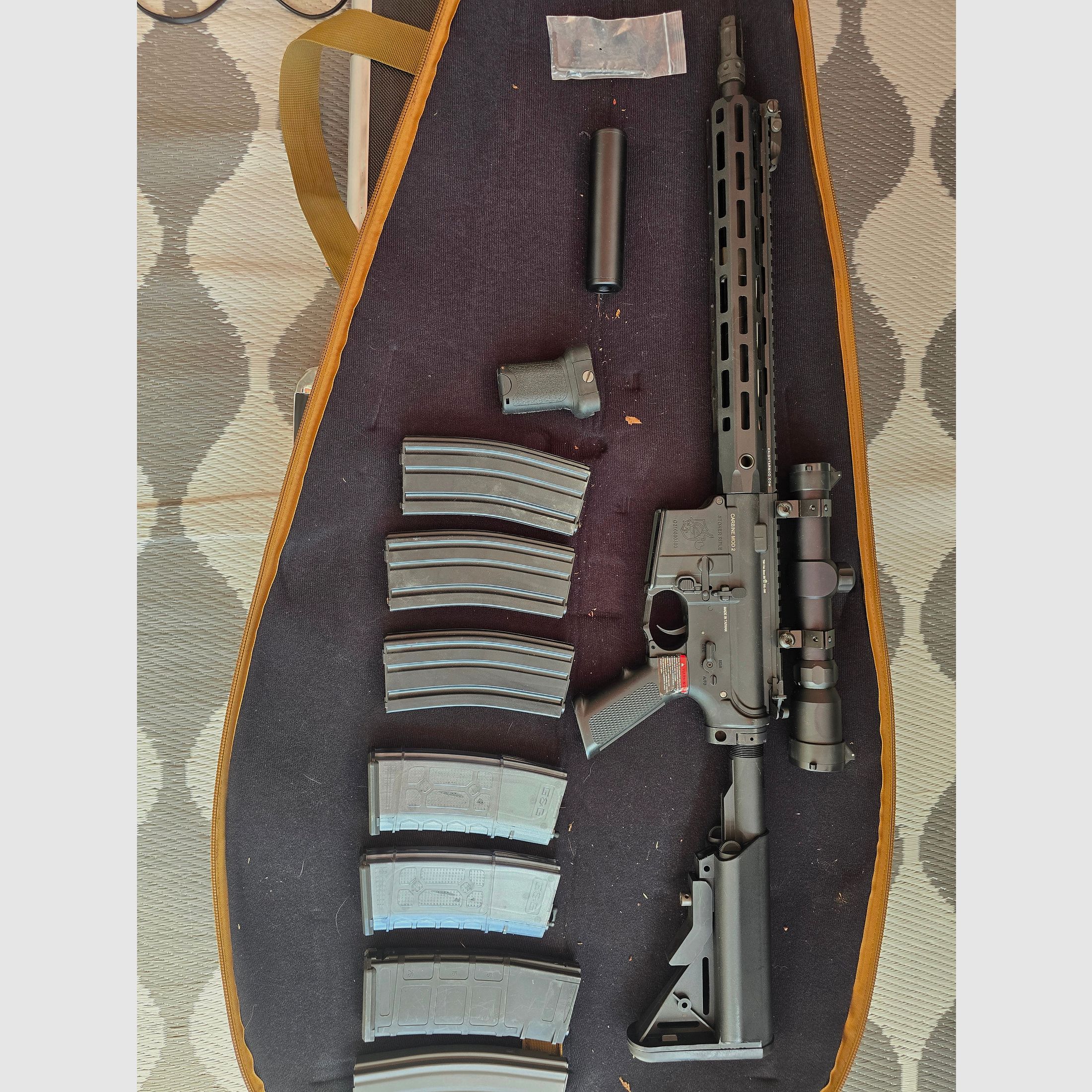 G&G Knight's Armament SR15 E3 MOD2 M-LOK S-AEG und jede Menge mehr 
