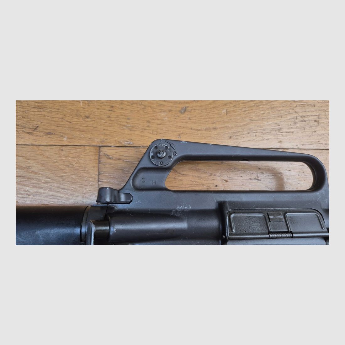 Prächtige und seltene M16 A1 Repetierbüchse – Regulierungswaffe „US Government Property“ – Colt-Fertigung von 1973! – Vietnamkrieg-Ära – Kaliber 5,56 NATO – Mythische Waffe des 20. Jahrhunderts – Lauf und Mechanik perfekt – Ausgezeichneter ästhetischer Zustand – TBE++ – – Kategorie A2 – Export AUSSCHLIESSLICH, Bild 36 von 44