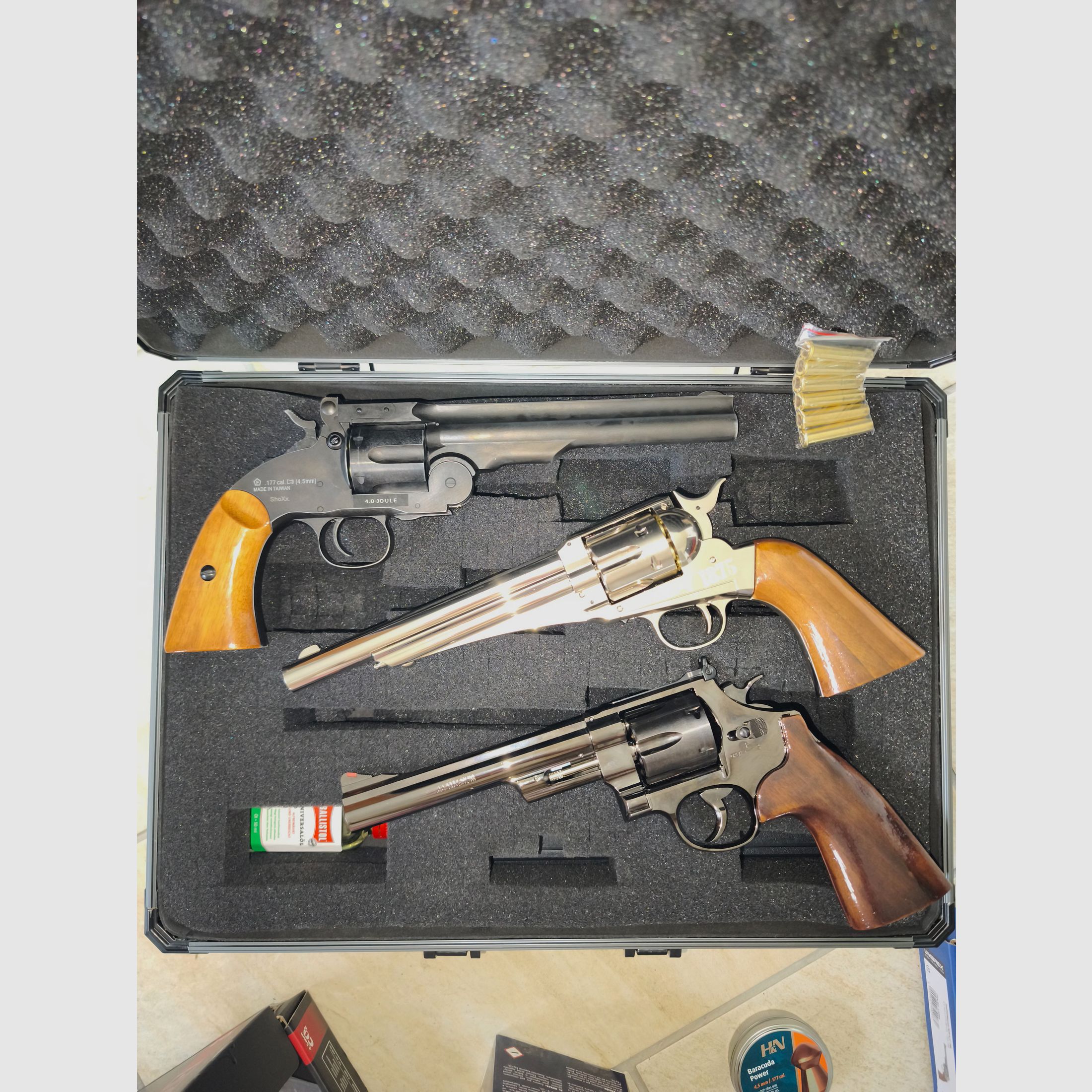 Revolver Set: Remington 1875, Schofield 1877 und M29/Metall+ Echtholz/ Neuwert über 800€