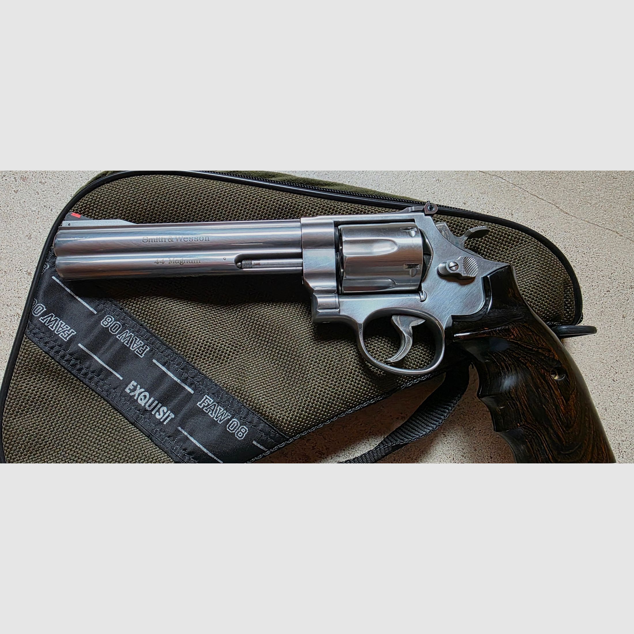 Smith & Wesson 629 Classic DX