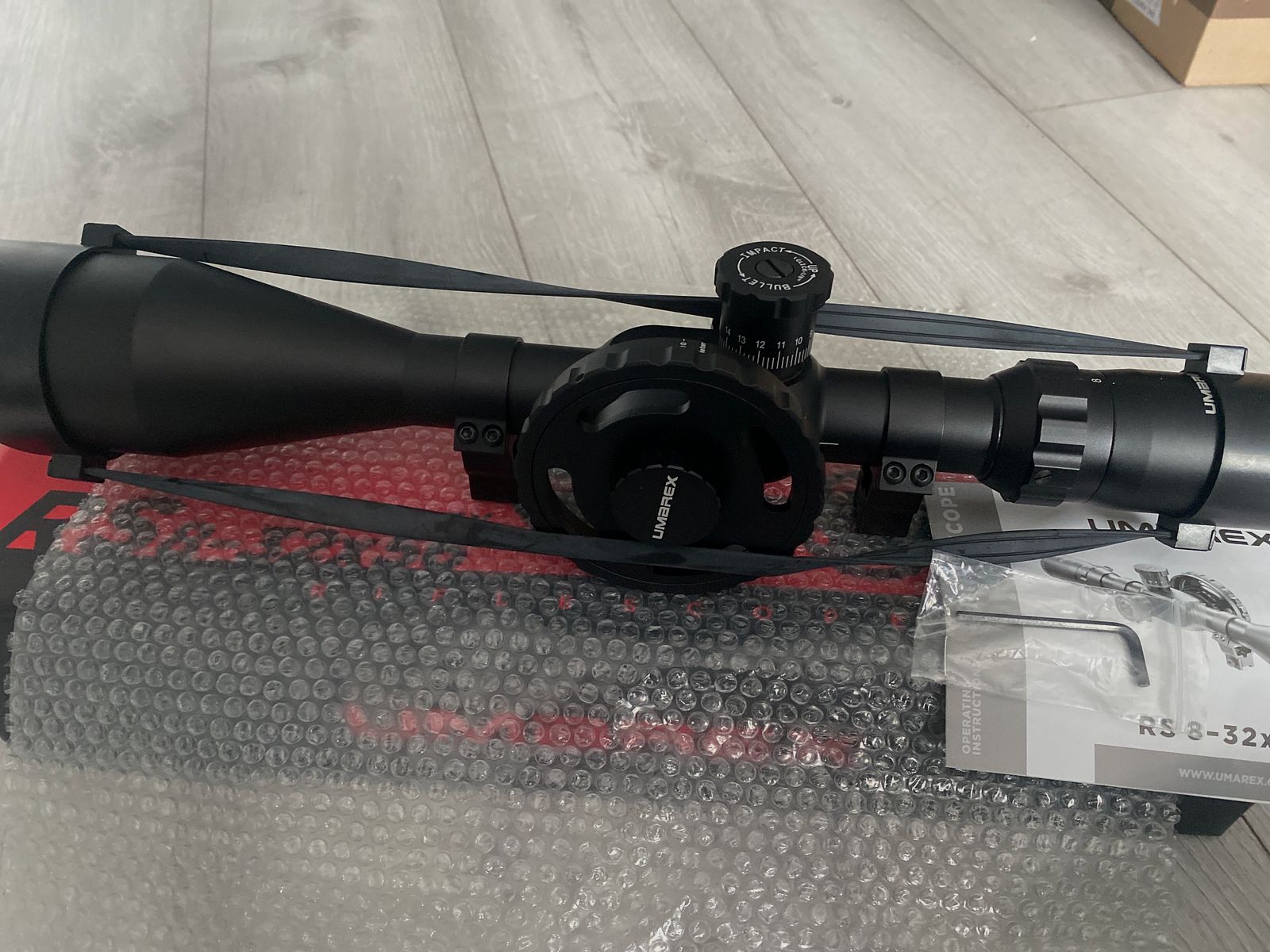 UMAREX RS 8-32x56 NUEVO