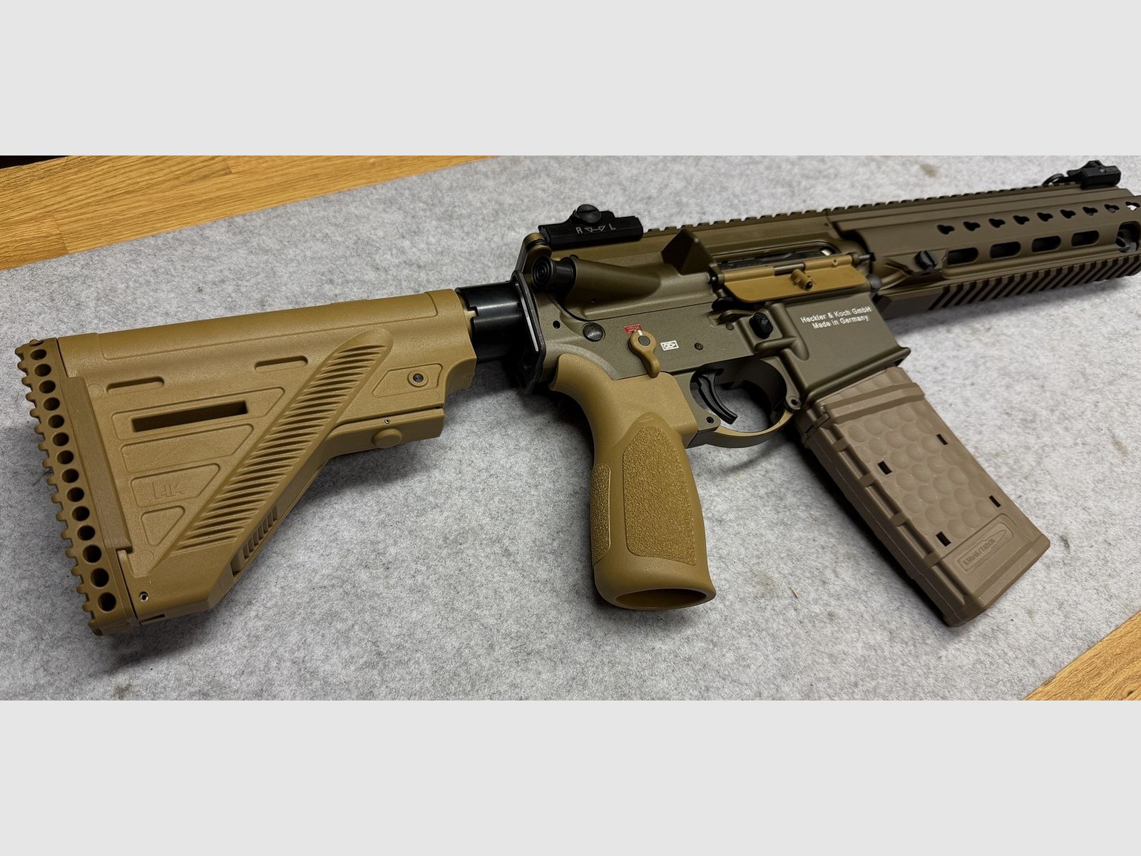 HECKLER & KOCH MR223 RAL8000 con canna da 14,5" calibro .223 Remington