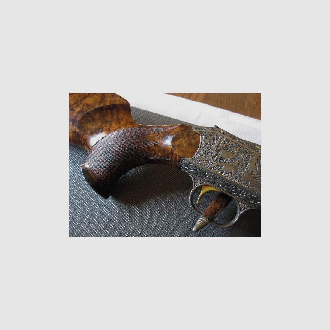 Absolutely UNIQUE COLLECTOR'S ITEM = Almost like new "Custom STEEL SYSTEM completion" with HAND-MODELED FULL ENGRAVINGS for R93, with custom-made right-handed semiweight stock and Category-11!! System is still one WITHOUT serial number!! Includes Blaser leather rifle sling!, image 7 of 17