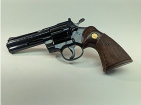 Revólver Colt Python 4" en calibre 357.Mag