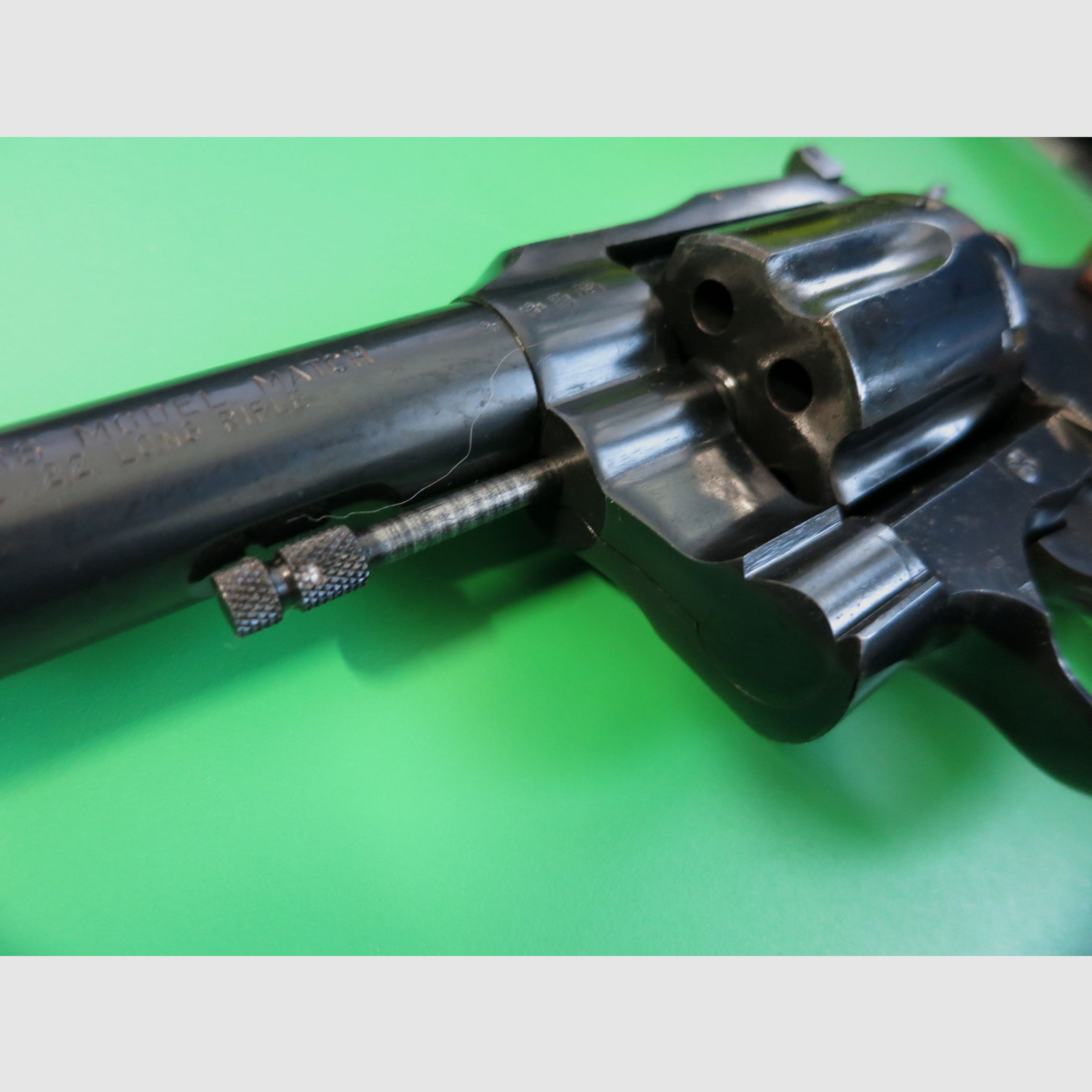 Revolver COLT Officer's Model Match, Vijfde uitgave van de serie in .22lr, Sportgreep #2