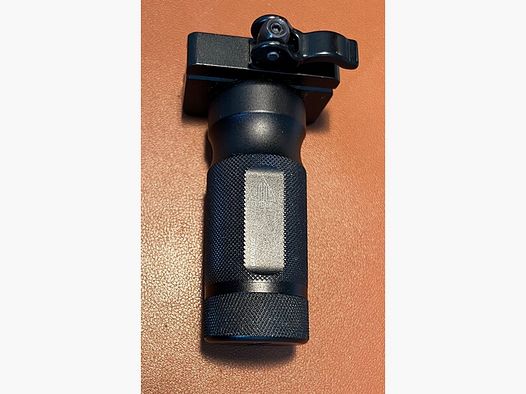 AR15 / Picatinny / UTG taktischer Griff für Vorderschaft