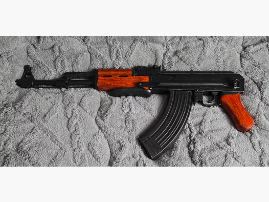 AK 47 Deko Kalaschnikow z metalowym uchwytem