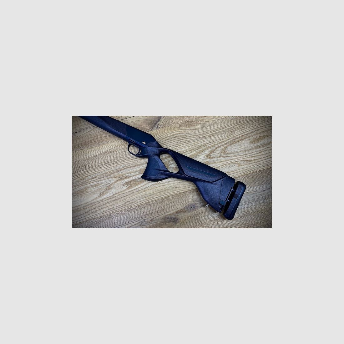 Blaser R8 Ultimate Schäftung / Schwarz-Braun / 17mm Kontur / verstellbare Schaftkappe