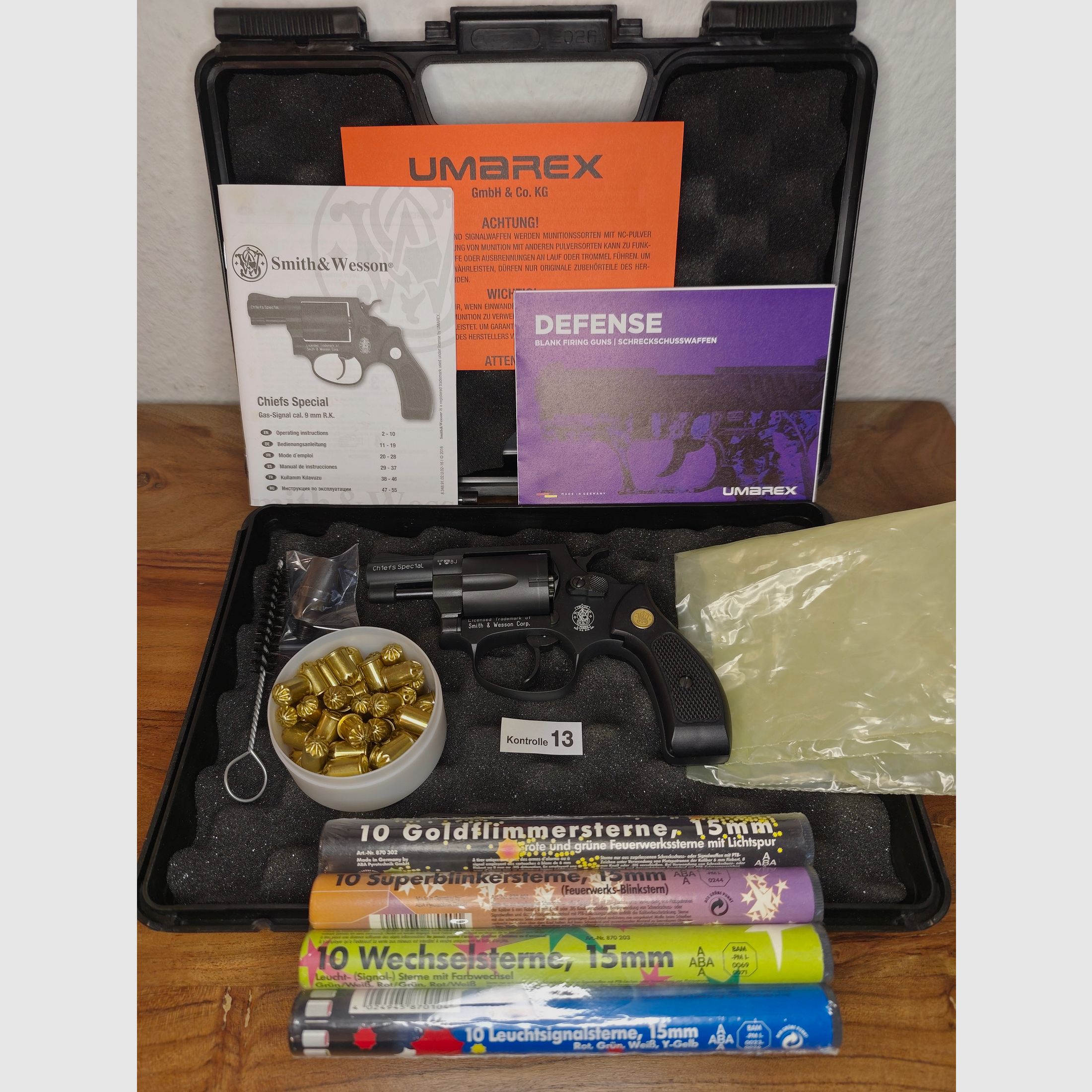 Smith & Wesson Chiefs Special 9mm PTB 794 New Year's Set 40 Pyro + 50 rounds NC ammunition