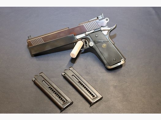 Wykonany na zamówienie 1911 r. kolekcjonerski egzemplarz kal. .38Special Wadcutter