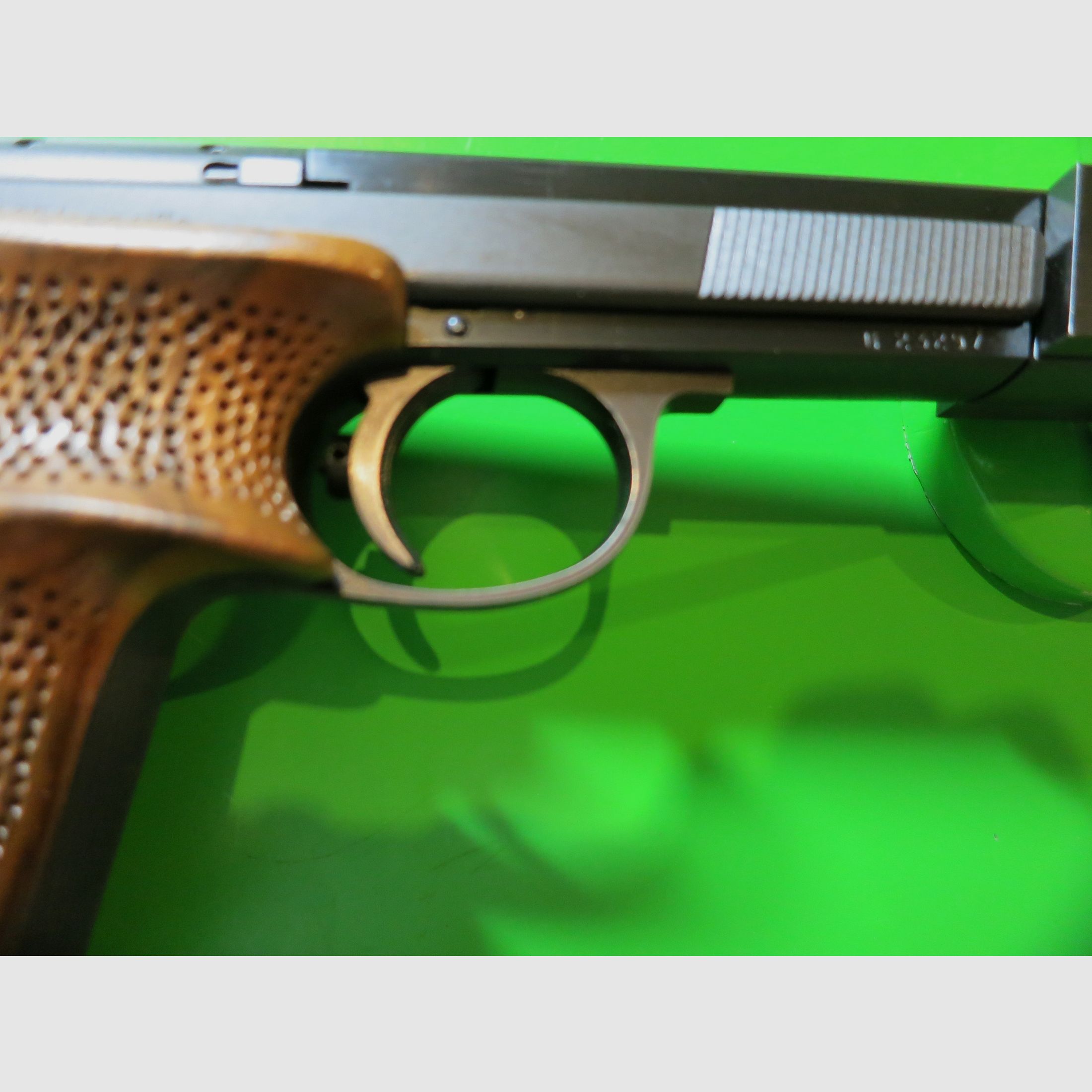 Hämmerli International 208, beste schweizer Ziel- Sportpistole, .22lr +Laufgewicht +Sportgriff       #72-