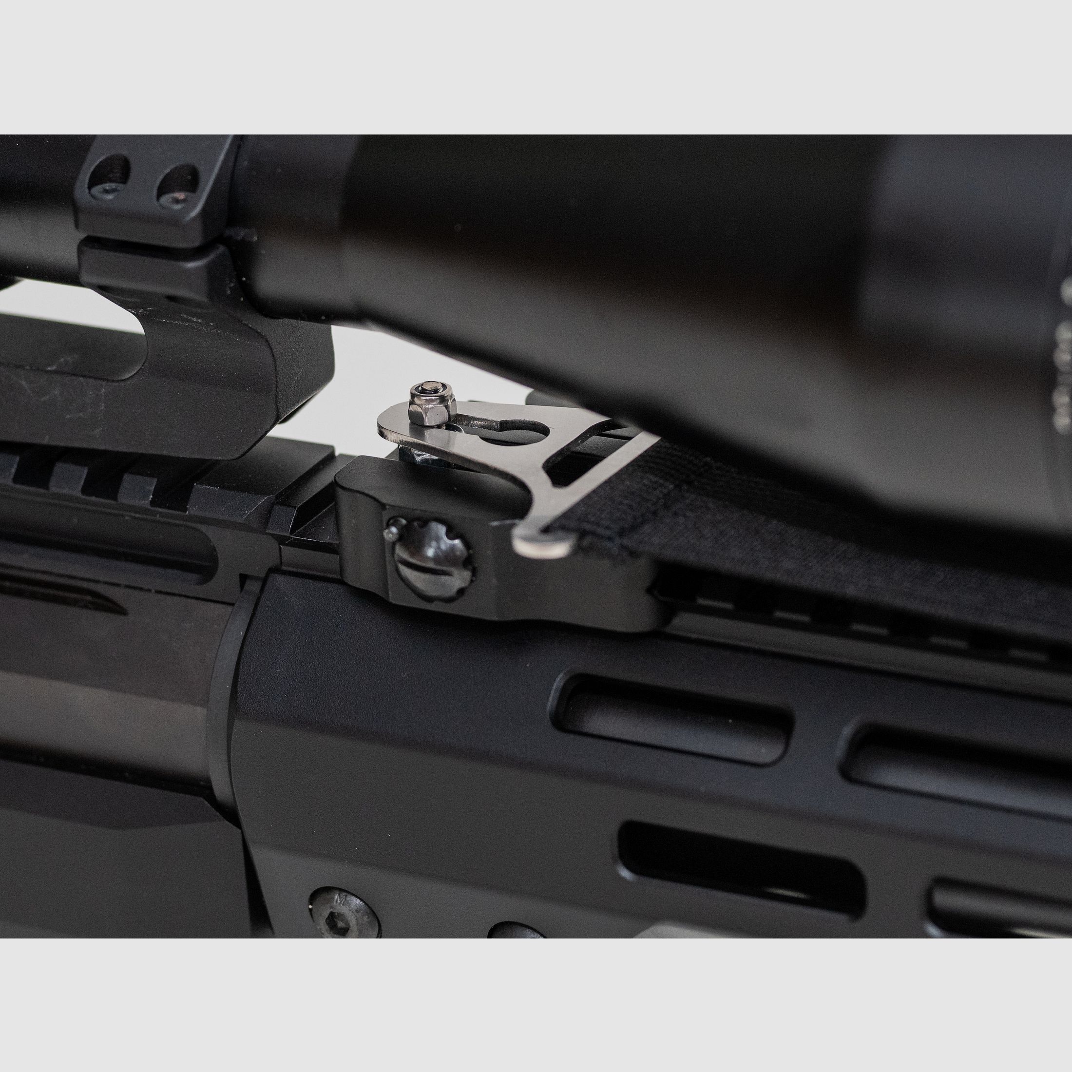 Uniwersalna taśma ochronna Hitzeband Flimmerschutz Mirage z szybkozłączem Picatinny o szerokości 50 mm