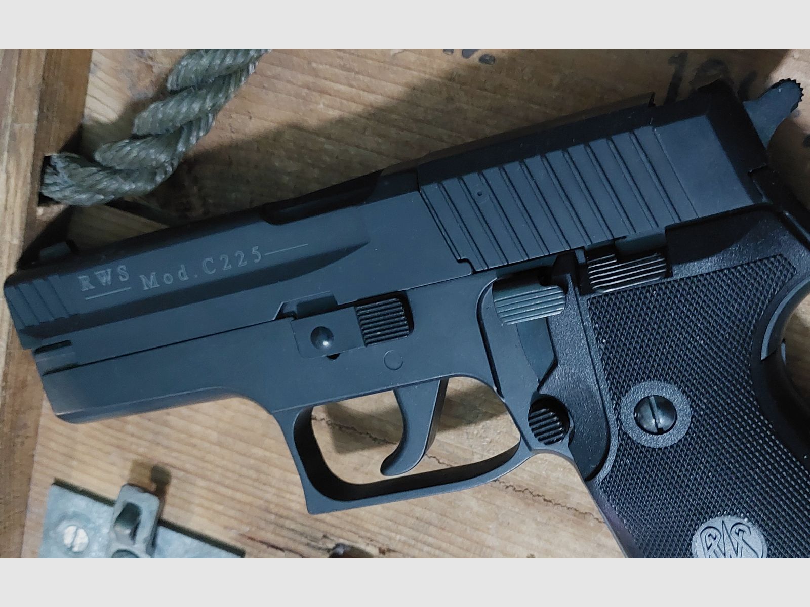 Pistola CO² RWS Mod. C225 4,5 mm Diabolo