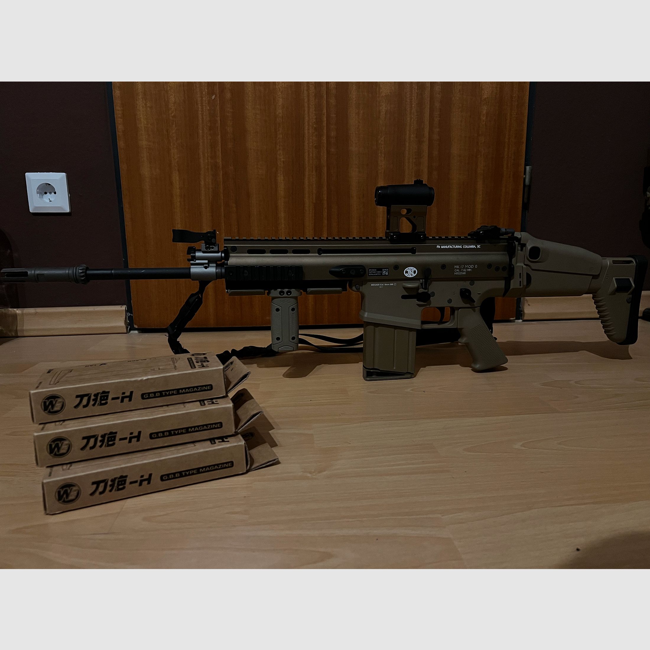 WE FN Herstal Scar H GBB mit 4 Magazinen