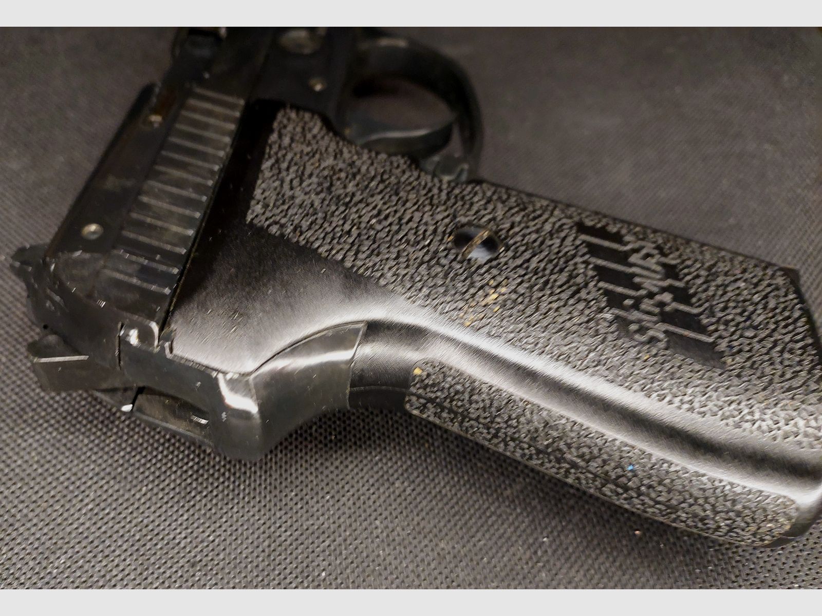 Sig Sauer P239 Schreckschusspistole im Kaliber 9 mm P.A.K. aus dem originalen SIG „Backup‑Set“ (PTB 696)